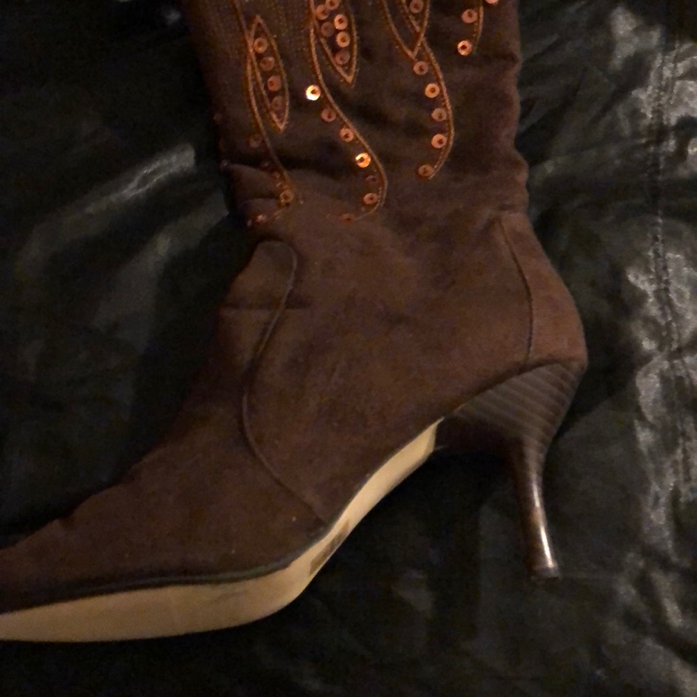 Boots - Picture 8 of 8